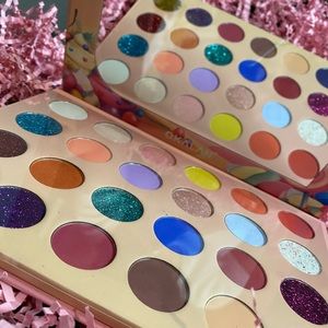 Makeup eyeshadow pallet